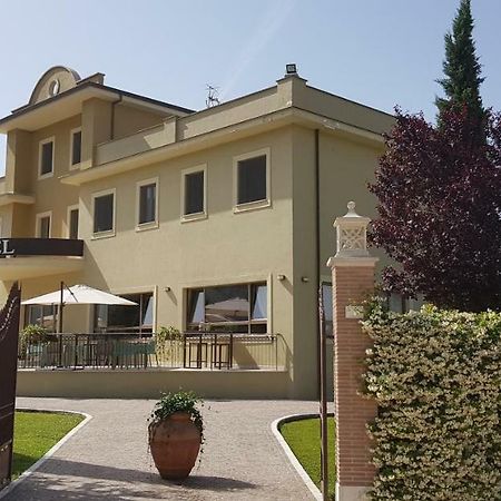 Villa Santa Lucia Giga Hotel מראה חיצוני תמונה