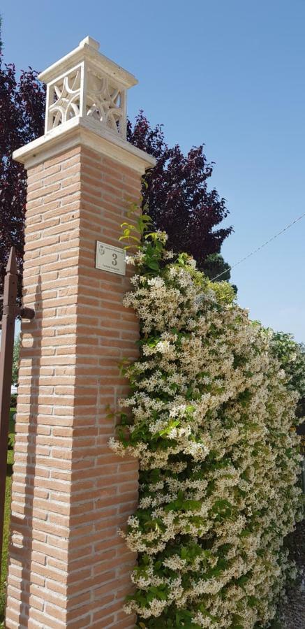 Villa Santa Lucia Giga Hotel מראה חיצוני תמונה