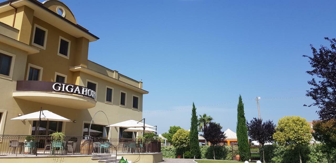 Villa Santa Lucia Giga Hotel מראה חיצוני תמונה